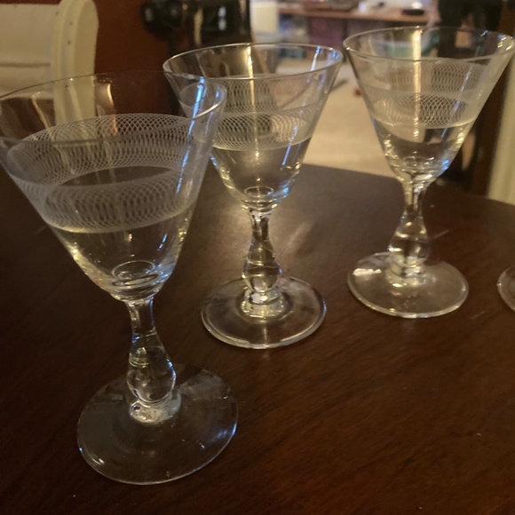 Cordial /Liquor Glasses Etched Vintage Set 5 - Picture 1 of 4
